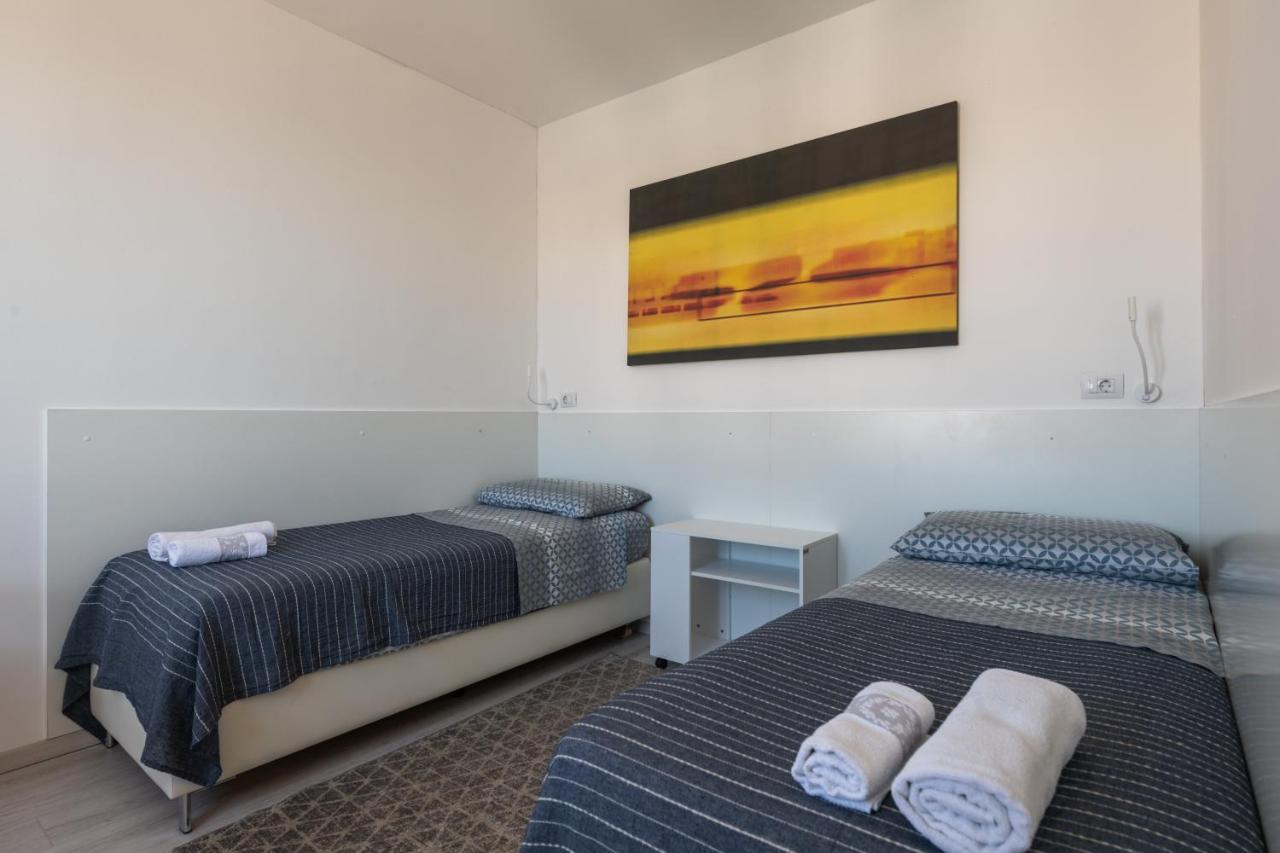 로비니 Island Sea View Free Parking 아파트 외부 사진